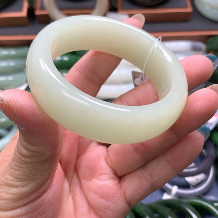 【闪购商品】未镶嵌手镯和田玉8