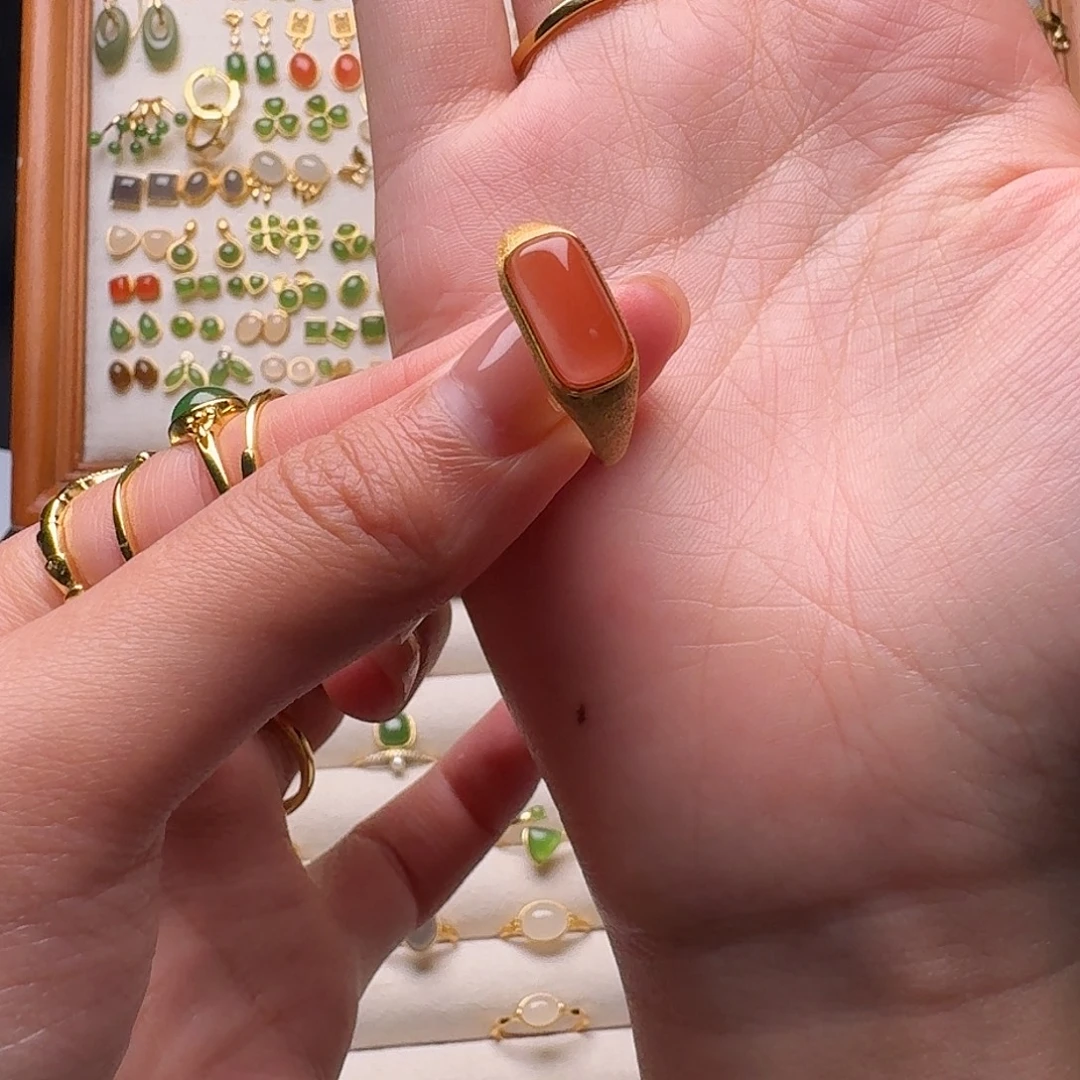 和田玉未镶嵌耳饰