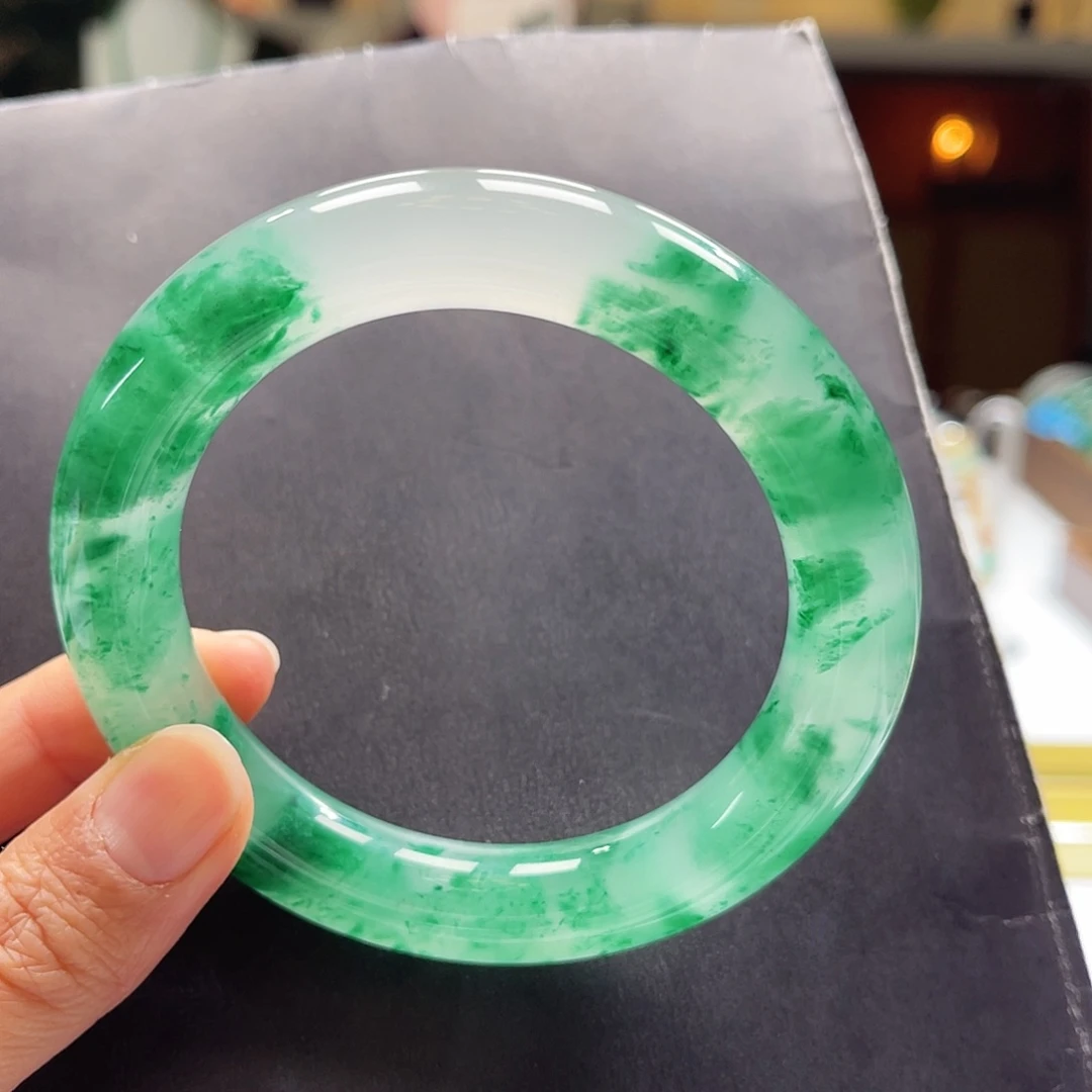 石英质玉未镶嵌手镯