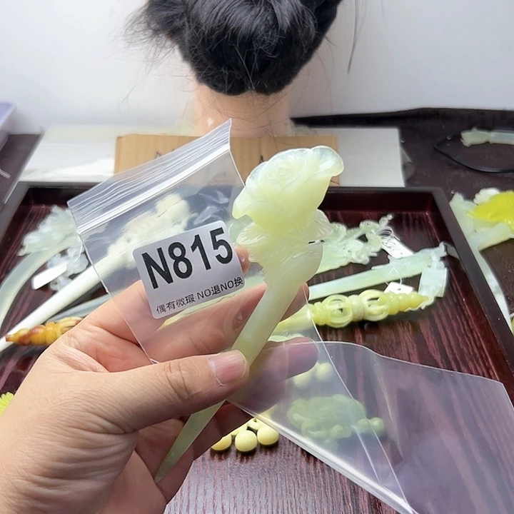 蛇纹石玉发饰合金甜**笑