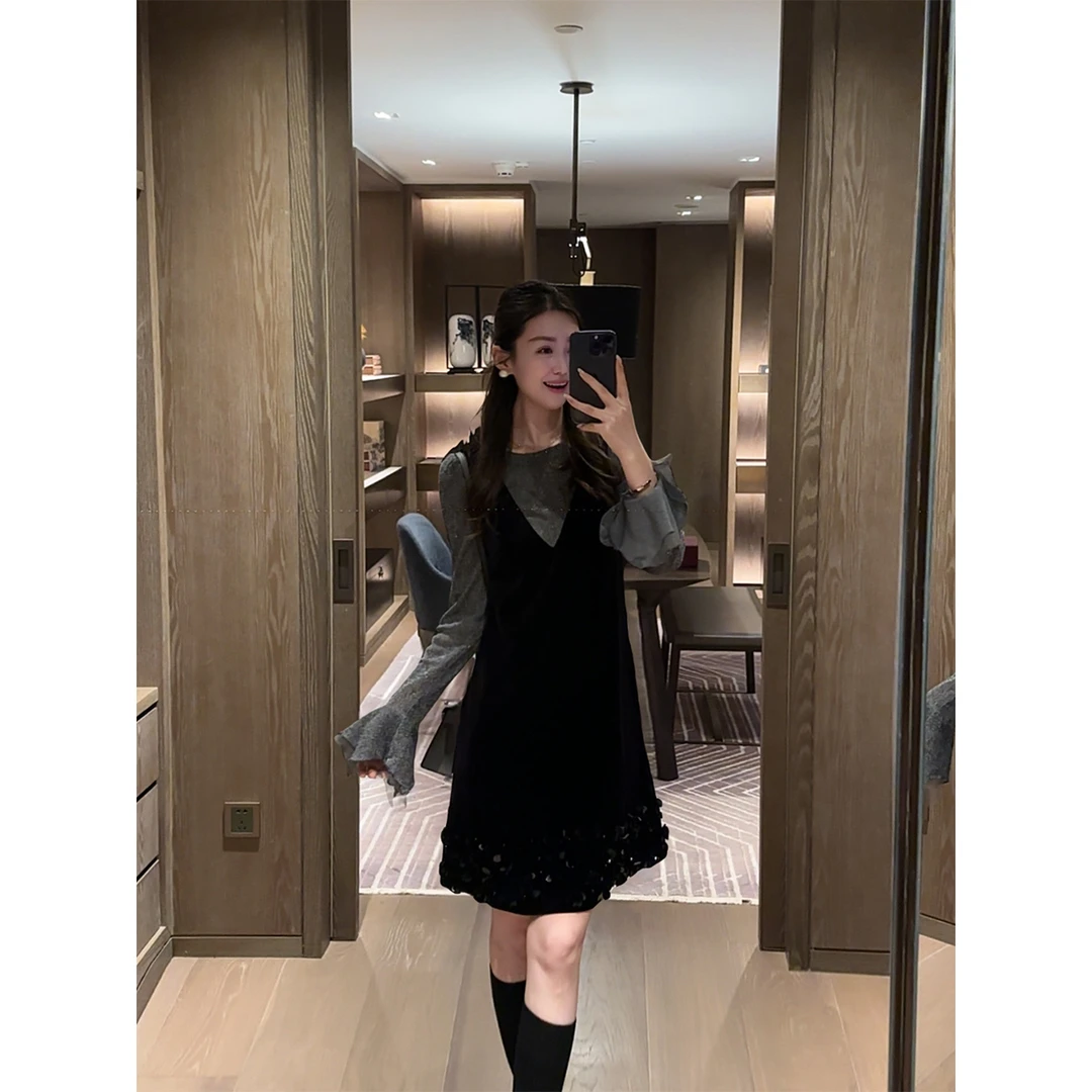 W·HAHA【现货】【迷雾星辰】立体钻饰花朵V领丝绒背心裙90027-1