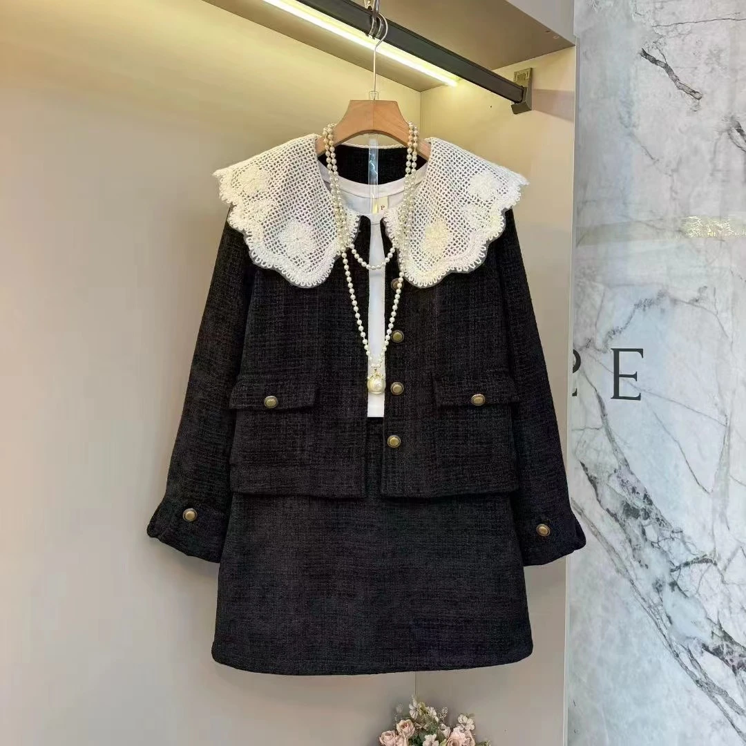 菲菲家大码娃娃领加厚小香风时尚套装2501