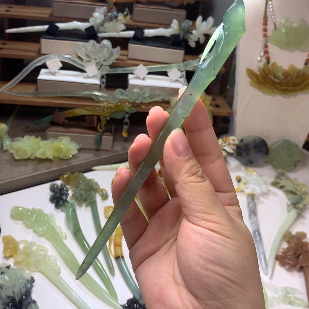 蛇纹石玉未镶嵌发饰