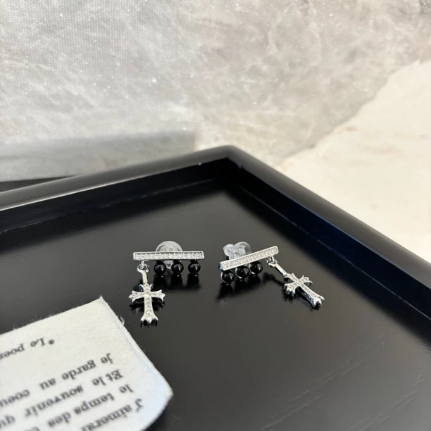 铜合金合成锆石耳饰 十字黑zz耳环EH3100