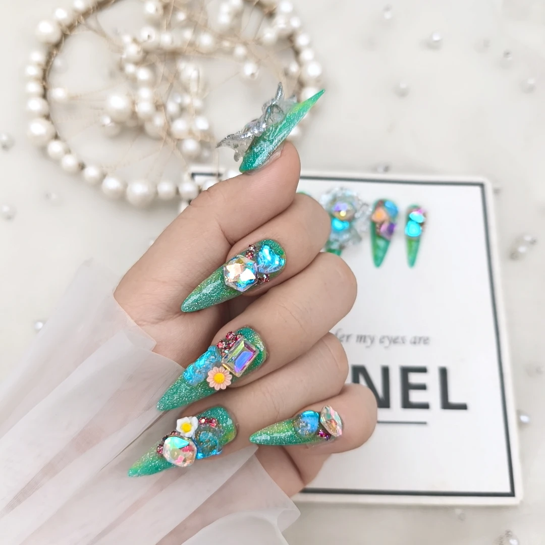 清凉夏日雕花手工穿戴美甲