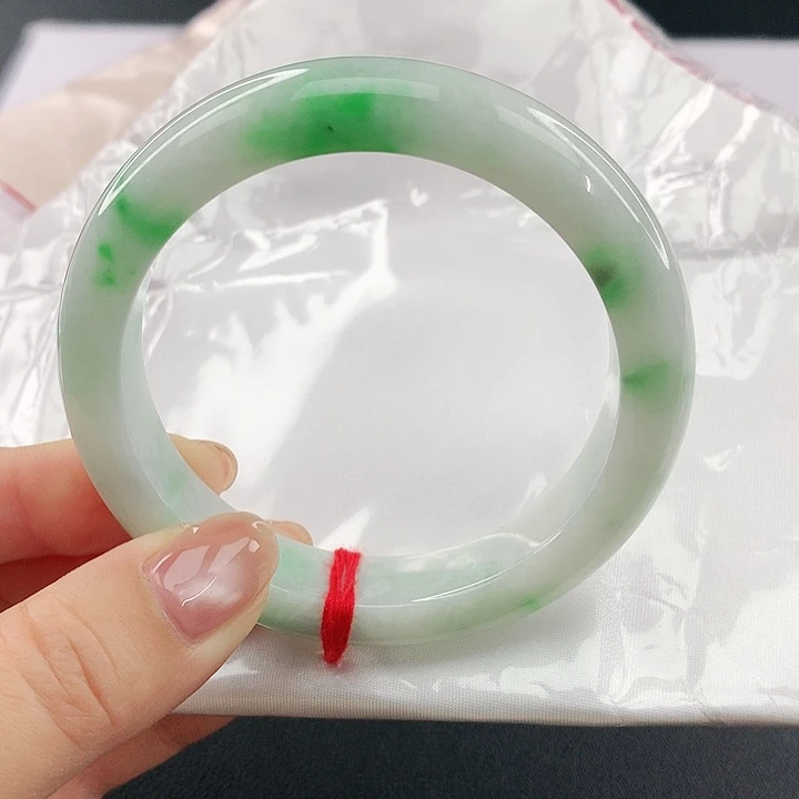 翡翠手镯未镶嵌翡翠647