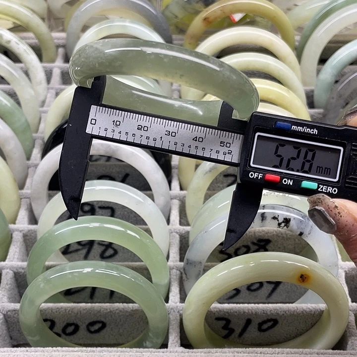 蛇纹石玉未镶嵌手镯282