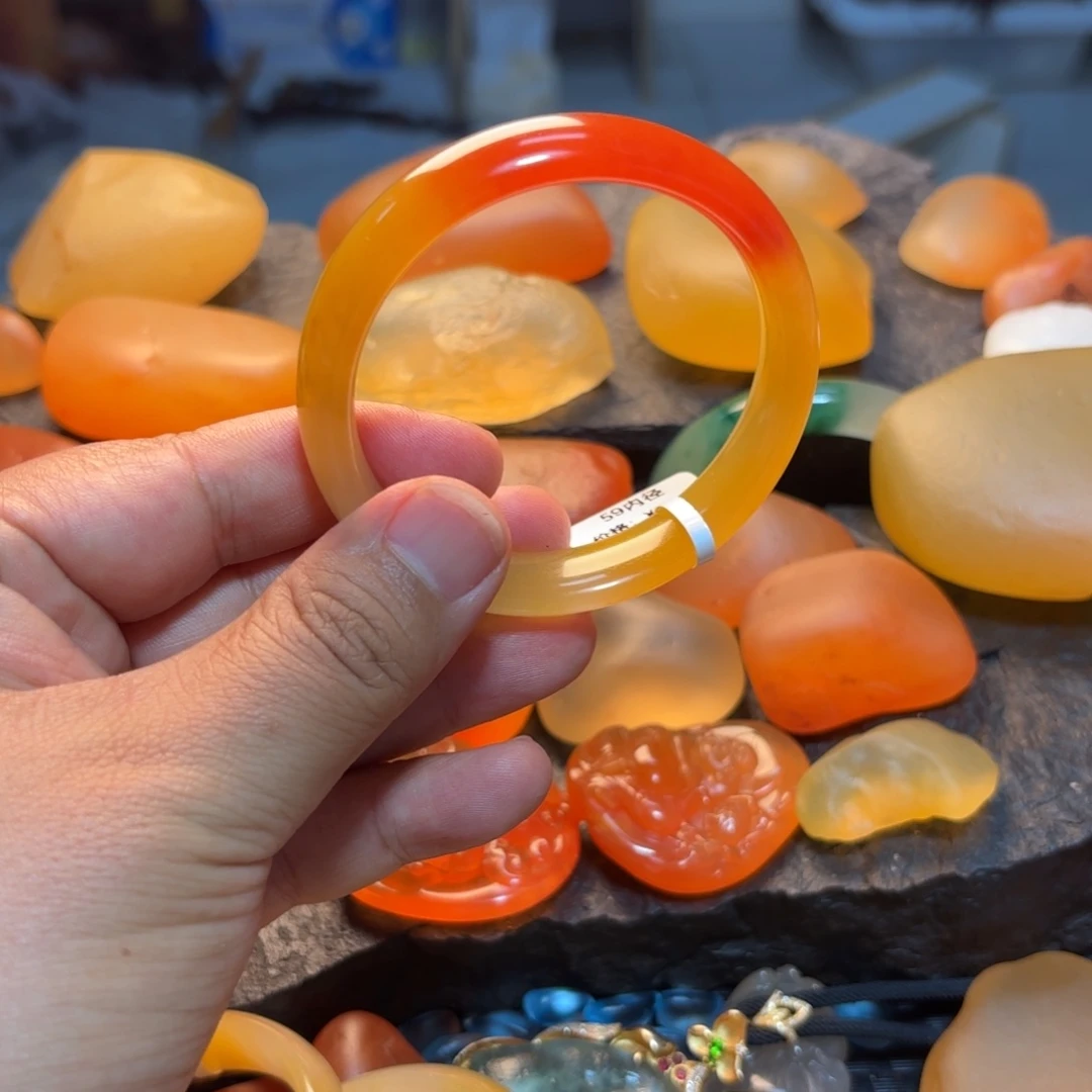 马***海石英岩玉挂件未镶嵌