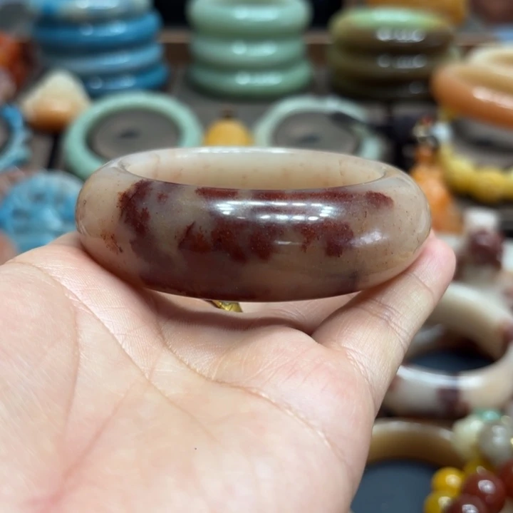 燕***Z石英岩玉合金颈饰