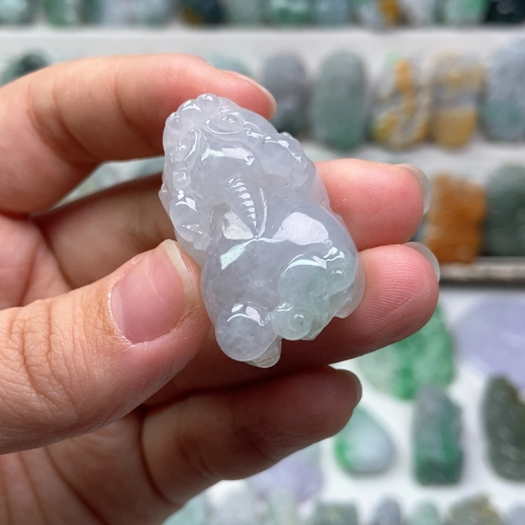 翡翠未镶嵌吊坠(赠链)