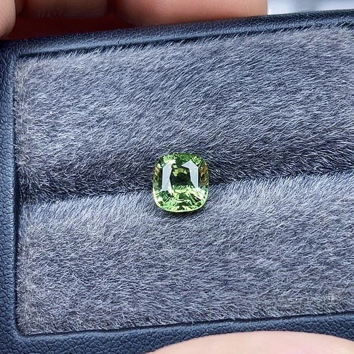 碧玺裸石未镶嵌2克拉