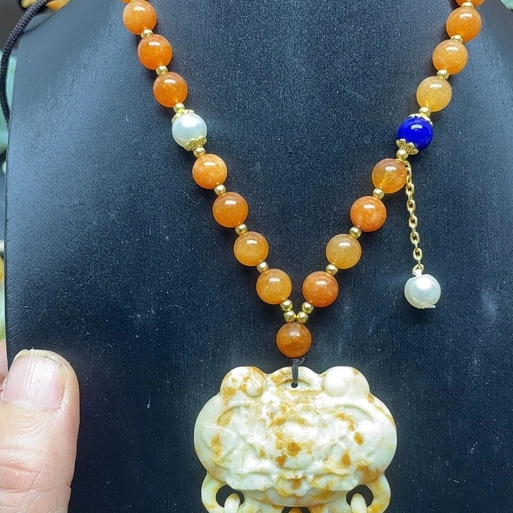 未镶嵌蛇纹石玉颈饰