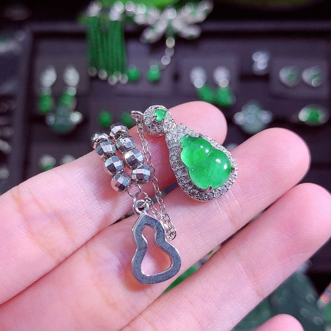 颈饰未镶嵌翡翠天然