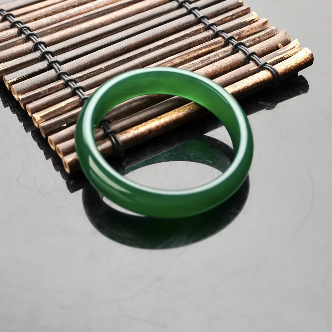 天然玉石 热款爆卖 时尚甄选款 满绿手镯 多样性发其一 珠宝