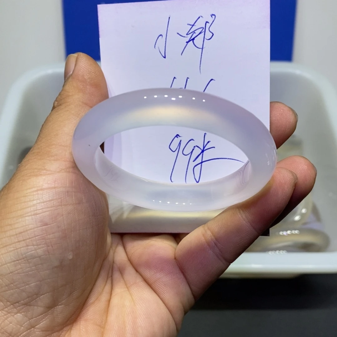 我****玛瑙/玉髓未镶嵌手镯