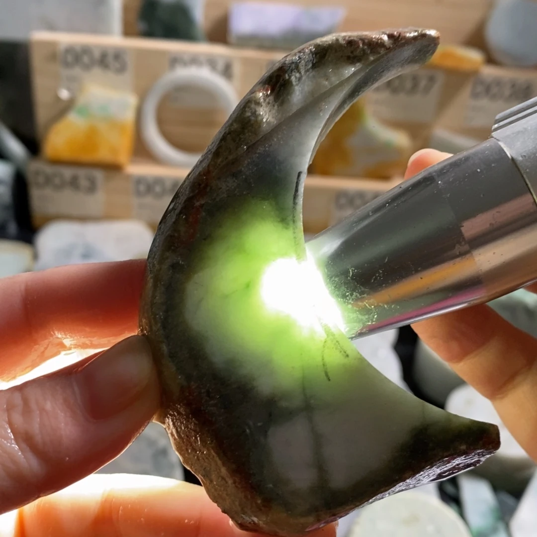 颈饰未镶嵌翡翠天然翡翠