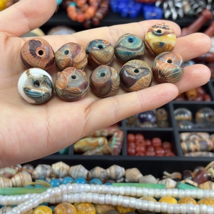 阳***阳玛瑙/玉髓未镶嵌颈饰