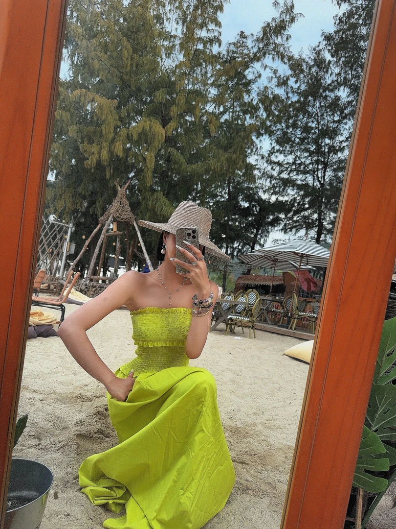 DOUWU【度假日记】黑白绿三色胸褶褶抹胸款蓬蓬连衣裙LYQ13644