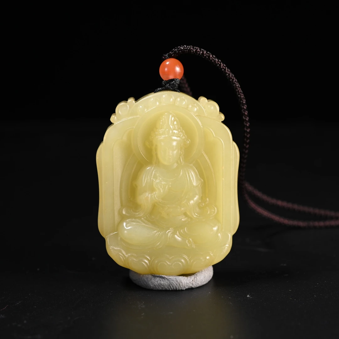 Lot8805 2511040041和田玉黄玉观音牌佩/保利