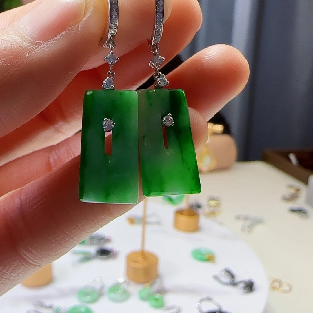 翡翠耳饰18K金镶嵌天然缅甸