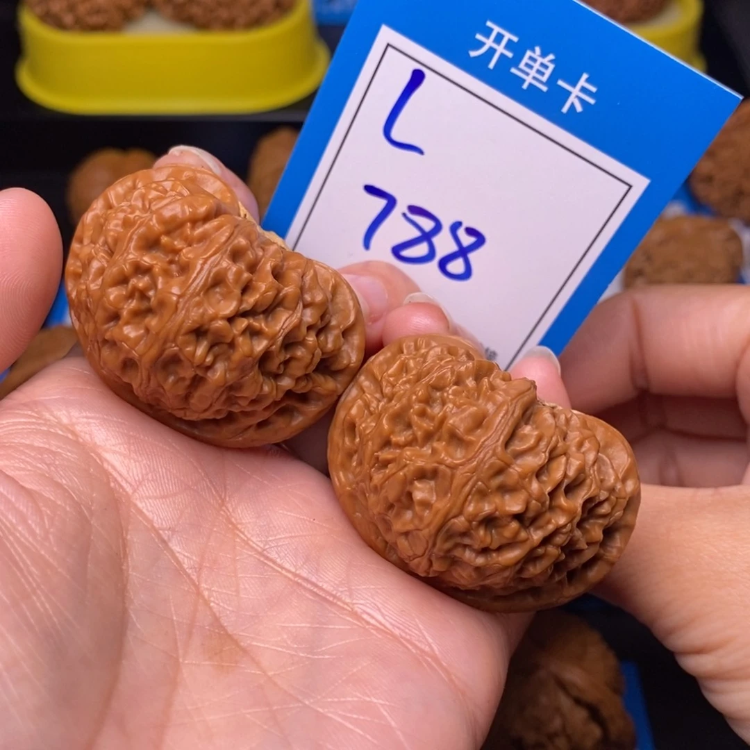 文玩核桃把件43宫灯788