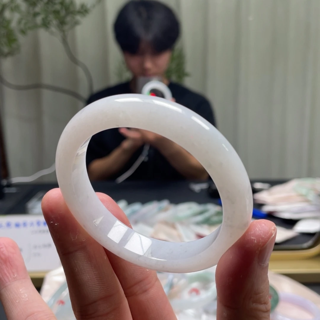 翡翠未镶嵌手镯57圈
