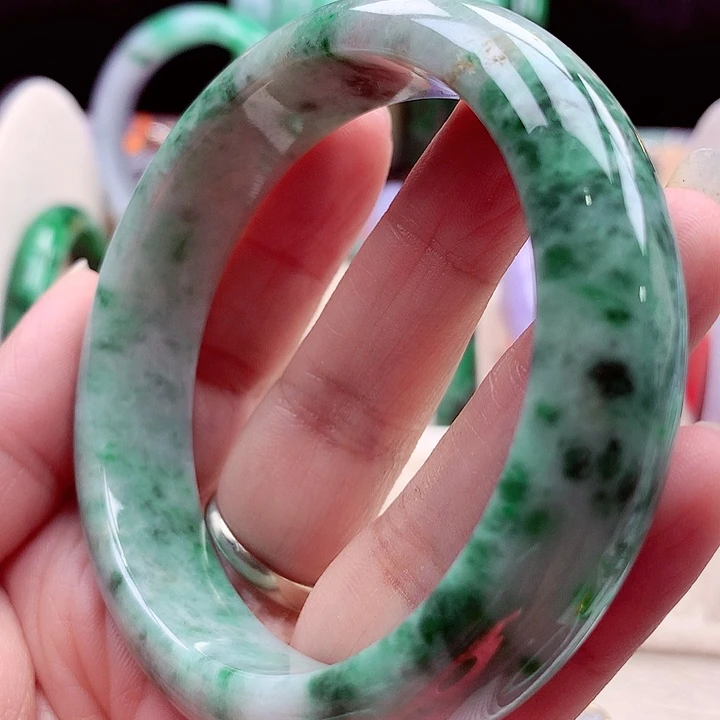 翡翠未镶嵌手镯翡翠