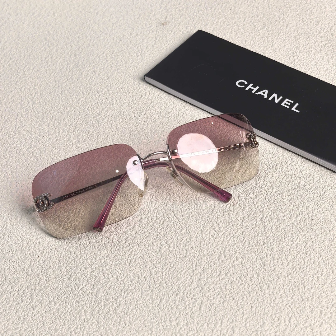 95新 Chanel/香奈儿 泡泡中古 Chanel 粉色渐变水钻方形墨镜