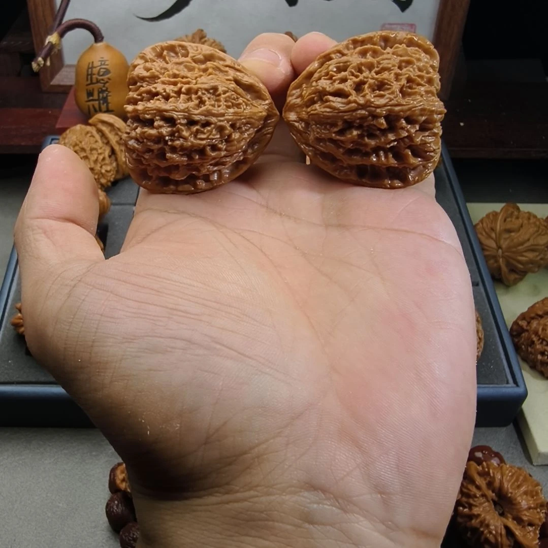 文玩核桃吊坠42南疆石全家福等腰三角疆