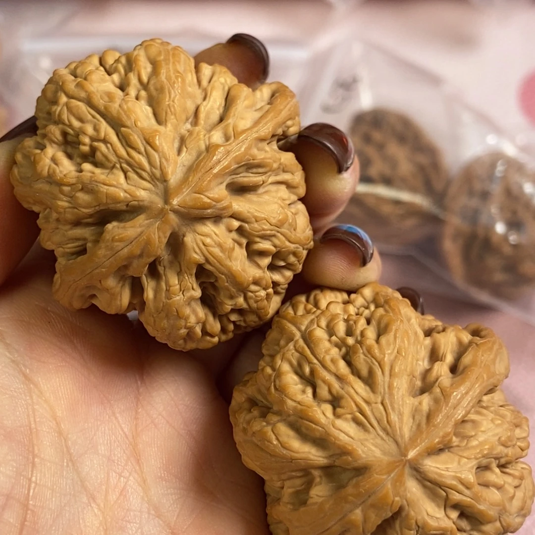 文玩核桃吊坠43粗筋400