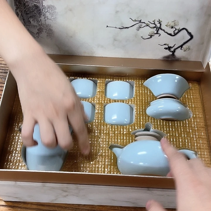 孤品茶具套装等。