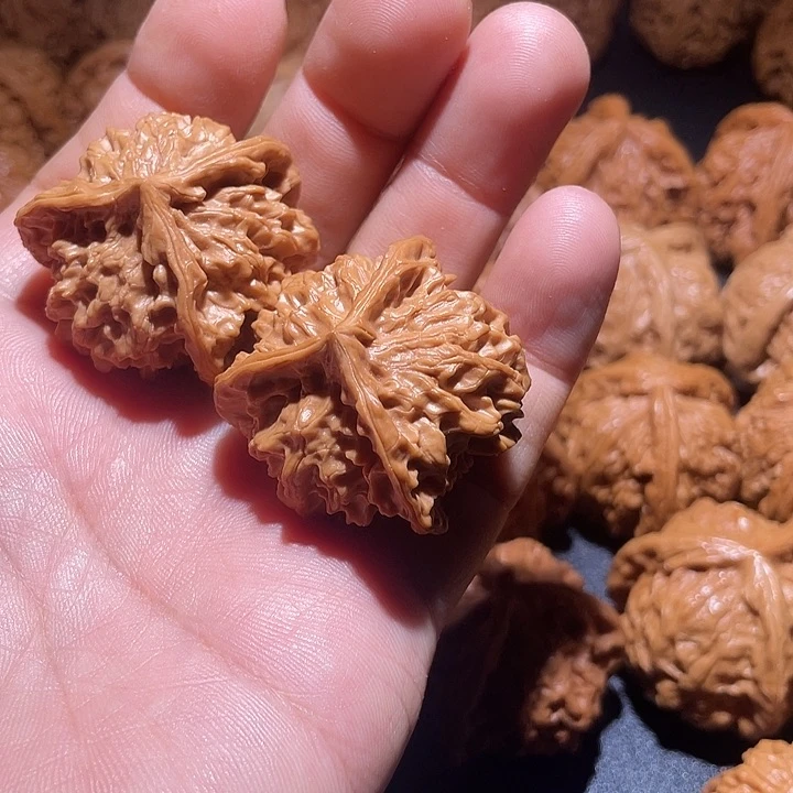 耳***陈文玩核桃吊坠亲亲亲亲