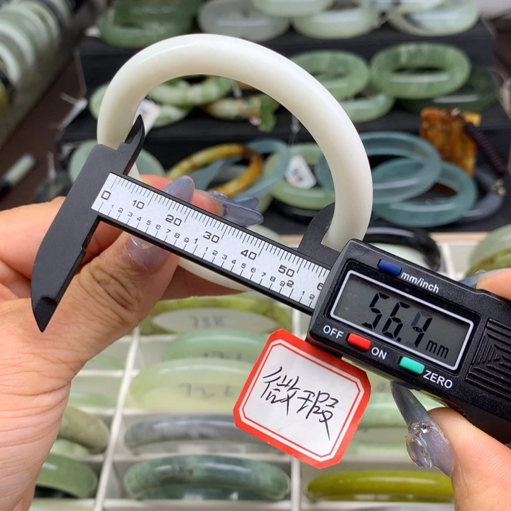 蛇纹石玉未镶嵌手镯社****玉2127