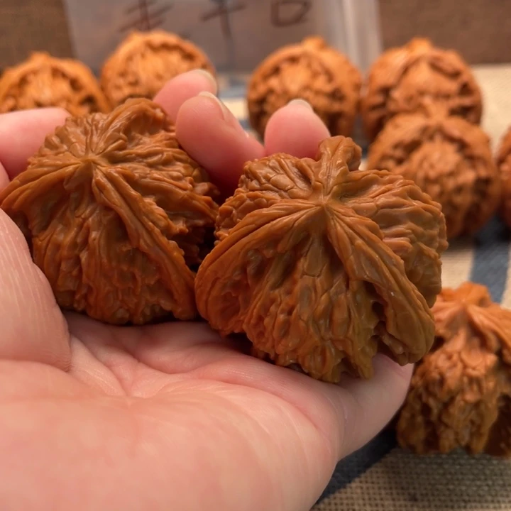 皓***雨核桃白狮子43核桃