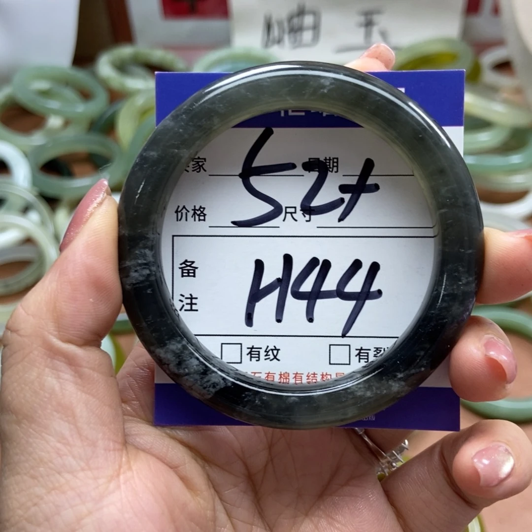 岫玉手镯手镯未镶嵌