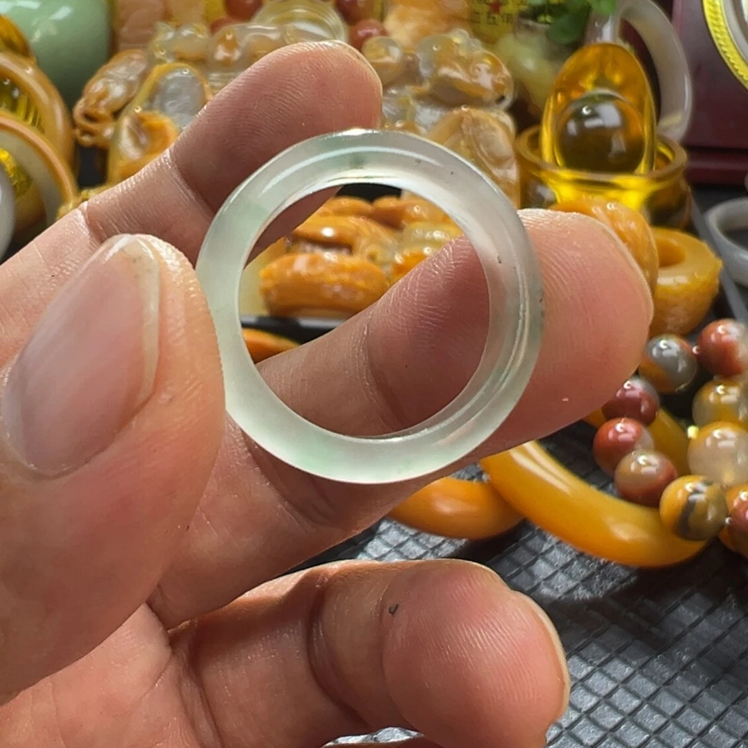 石英质玉未镶嵌颈饰