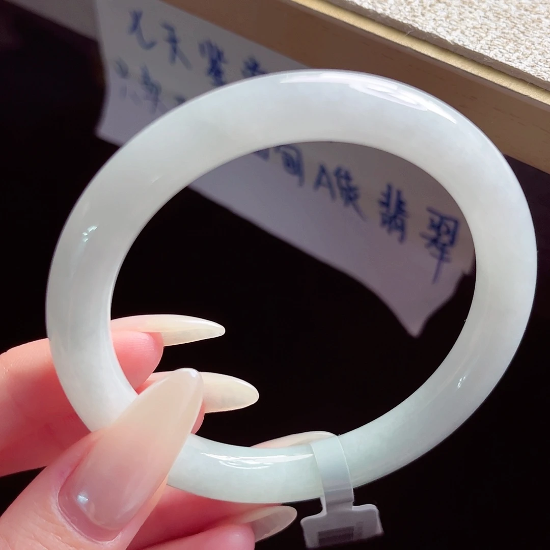 翡翠未镶嵌手镯手镯
