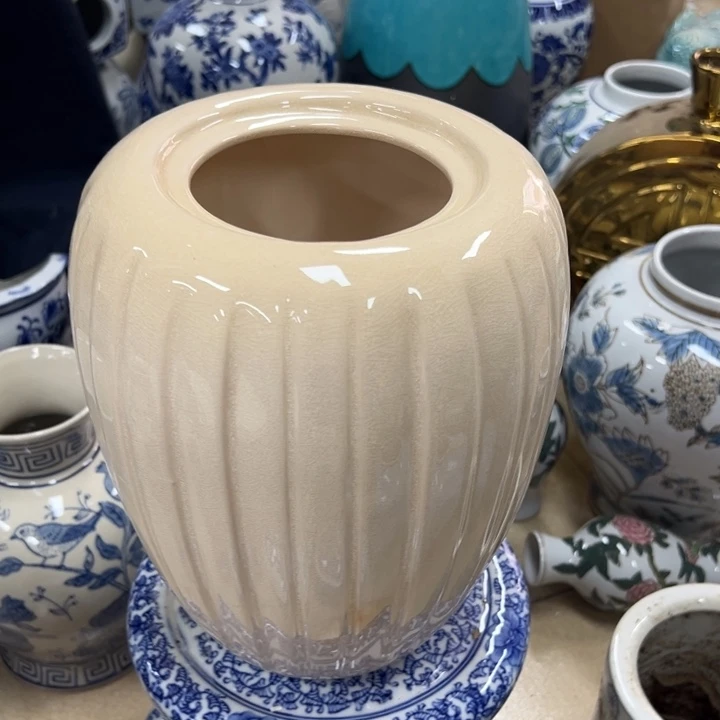 瓷片微瑕。。。。。。。。。。。。。。