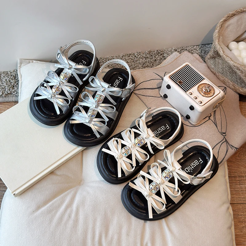 女童凉鞋2025夏季新款儿童鞋子小女孩公主鞋软底铆钉宝宝沙滩鞋潮