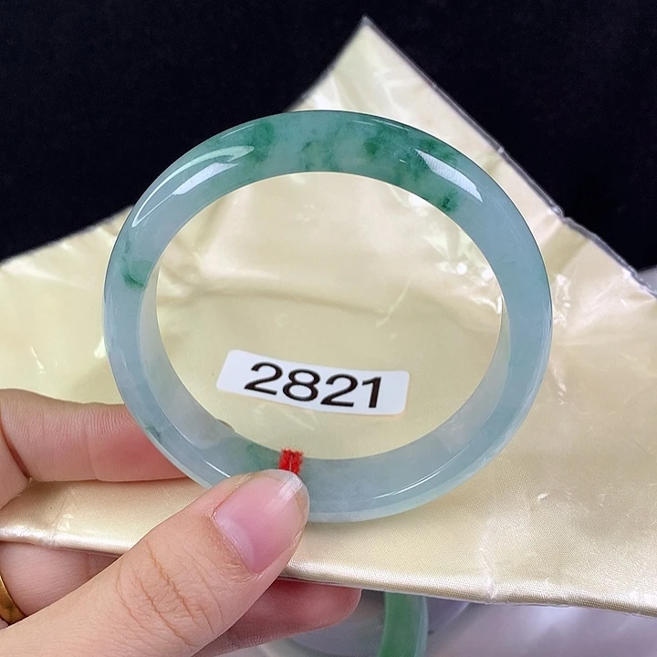 翡翠未镶嵌手镯58圈 冰飘绿花