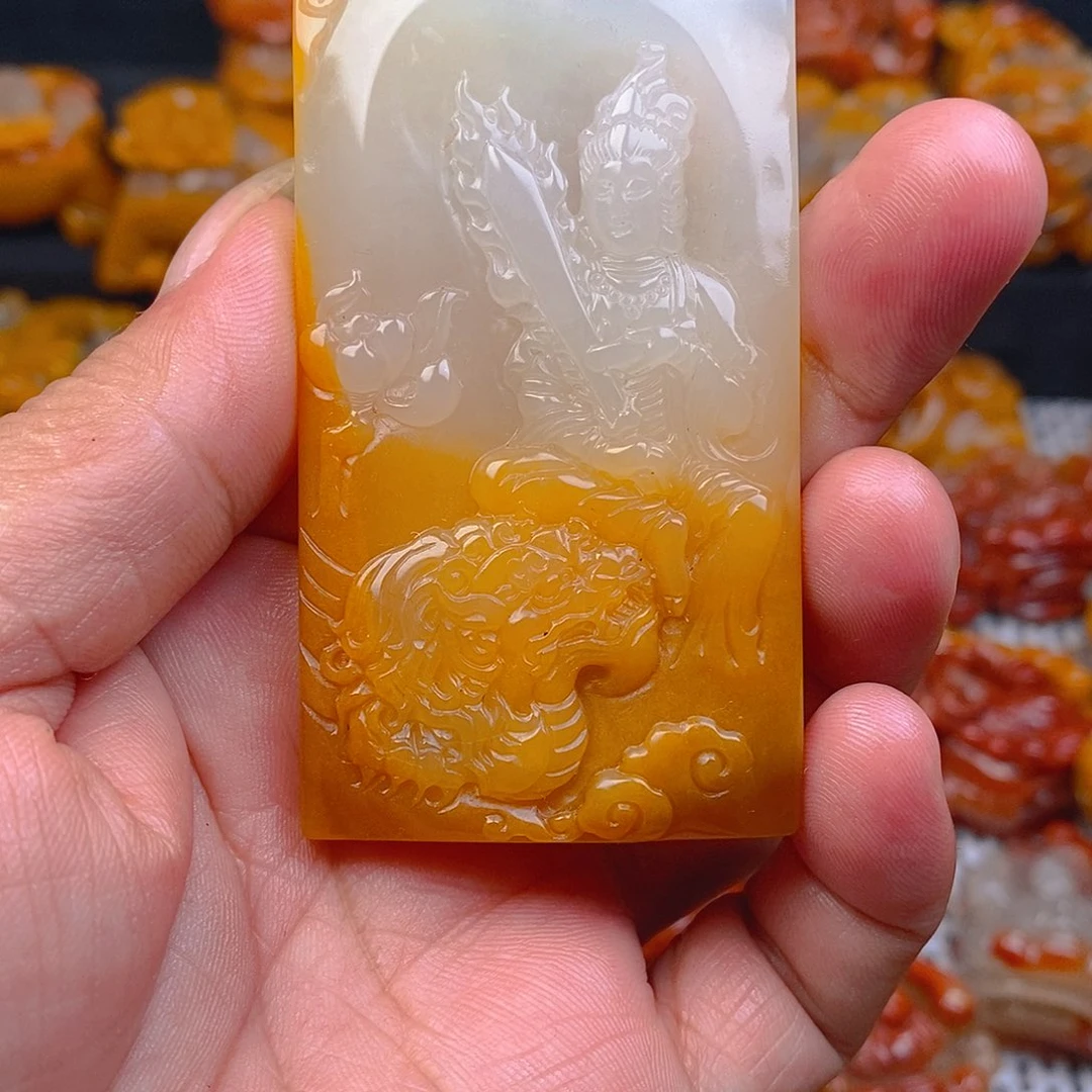 石英质玉（黄龙玉）未镶嵌颈饰