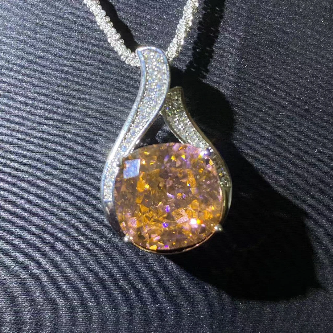 精选w28-典藏轻奢-重工豪华吊坠