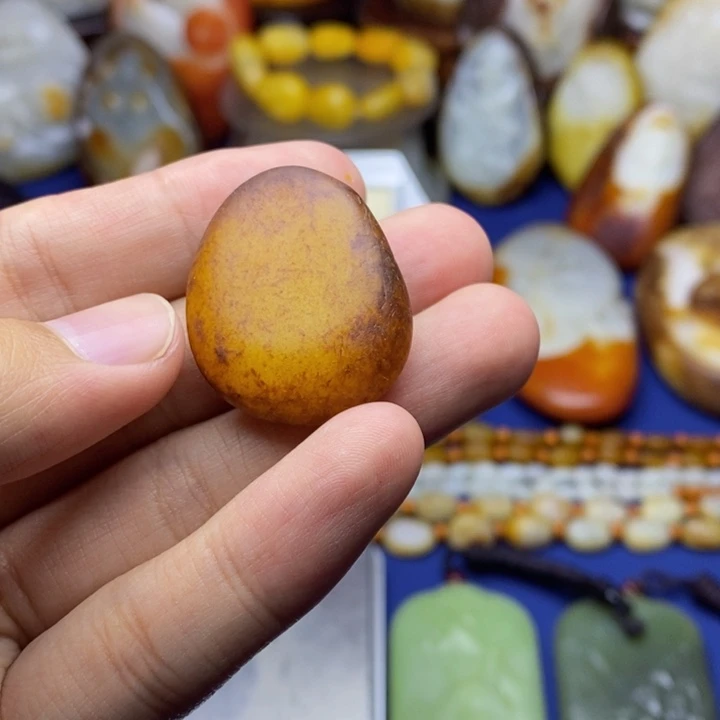 和田玉未镶嵌珠宝奇石