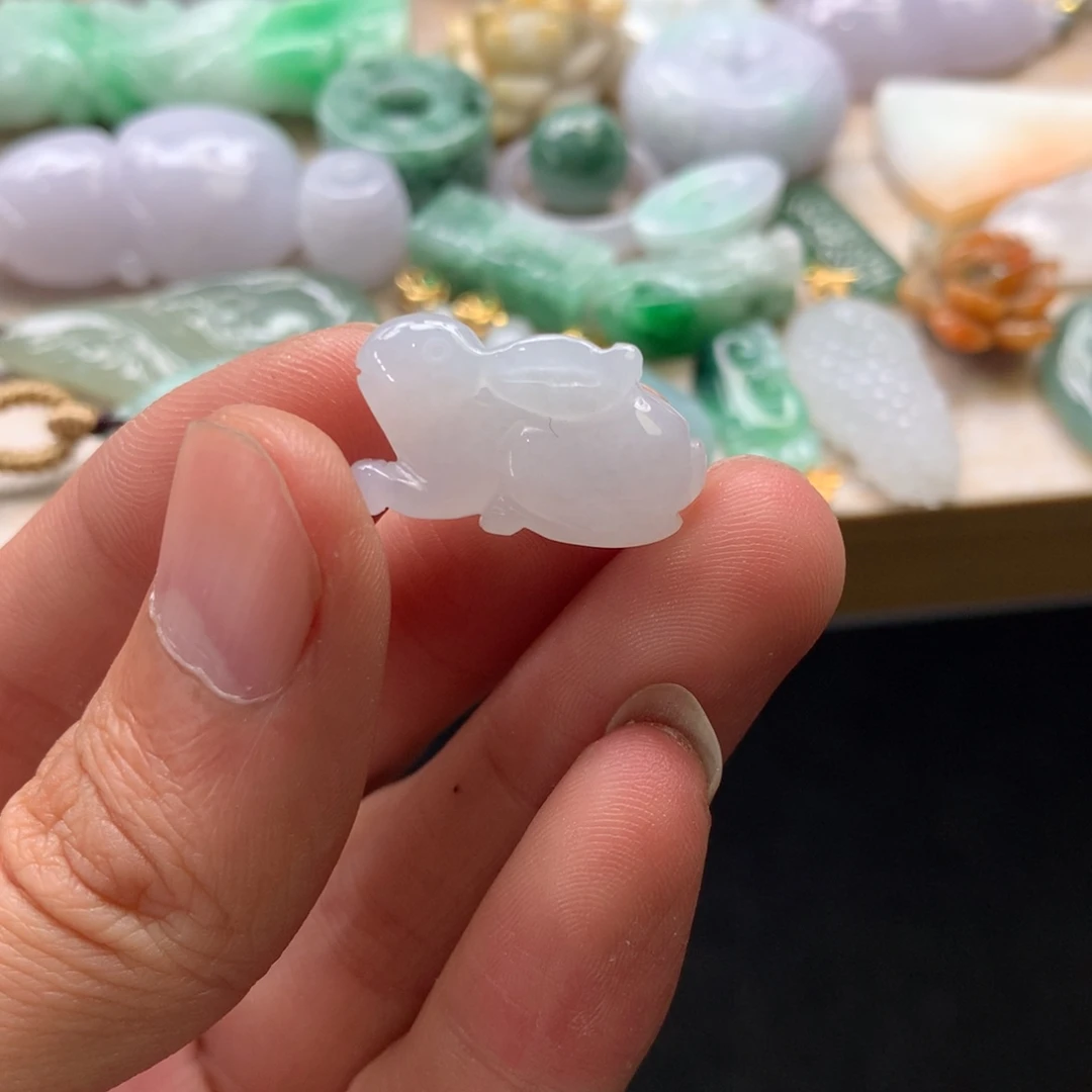 翡翠未镶嵌颈饰吊坠