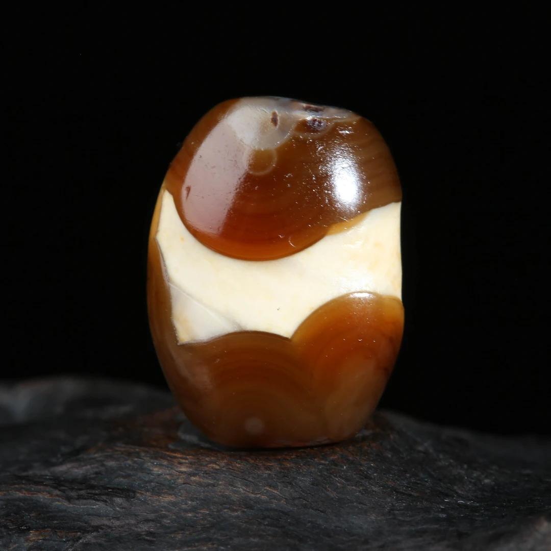 H06-062  也门地区熔岩玛瑙板珠  11.8*16mm