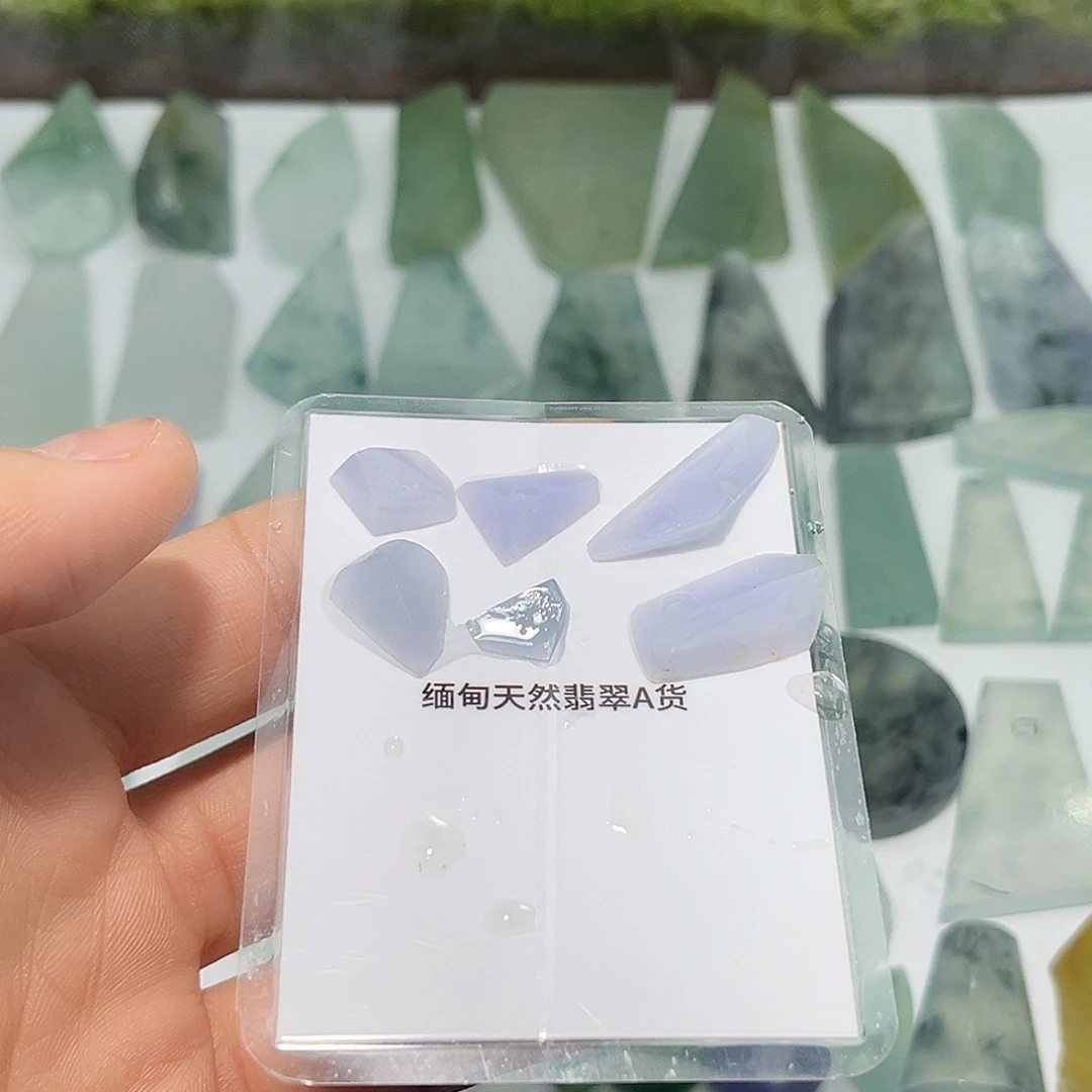 翡翠未镶嵌颈饰35778