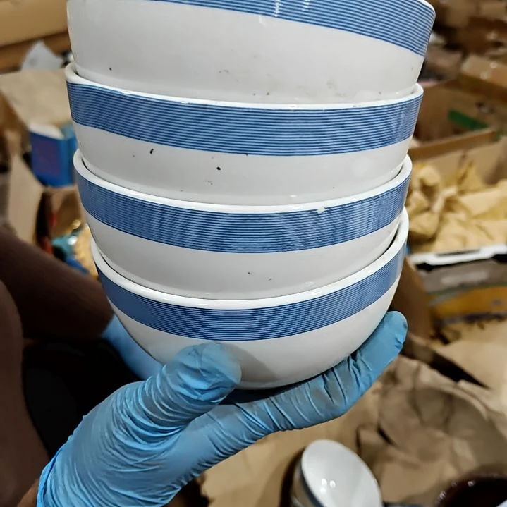 摆件盘子碗茶壶啥都有