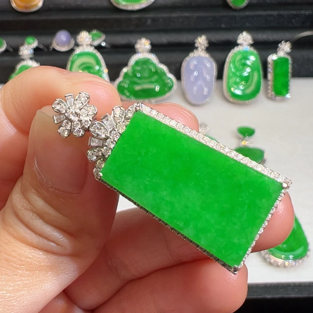 翡翠吊坠(不含链)18K金镶嵌