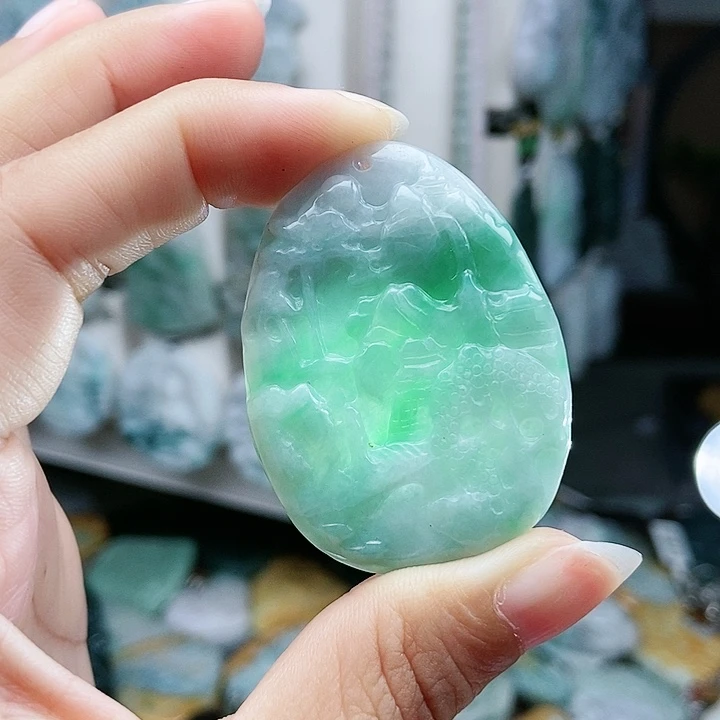 颈饰足铂镶嵌翡翠翡翠