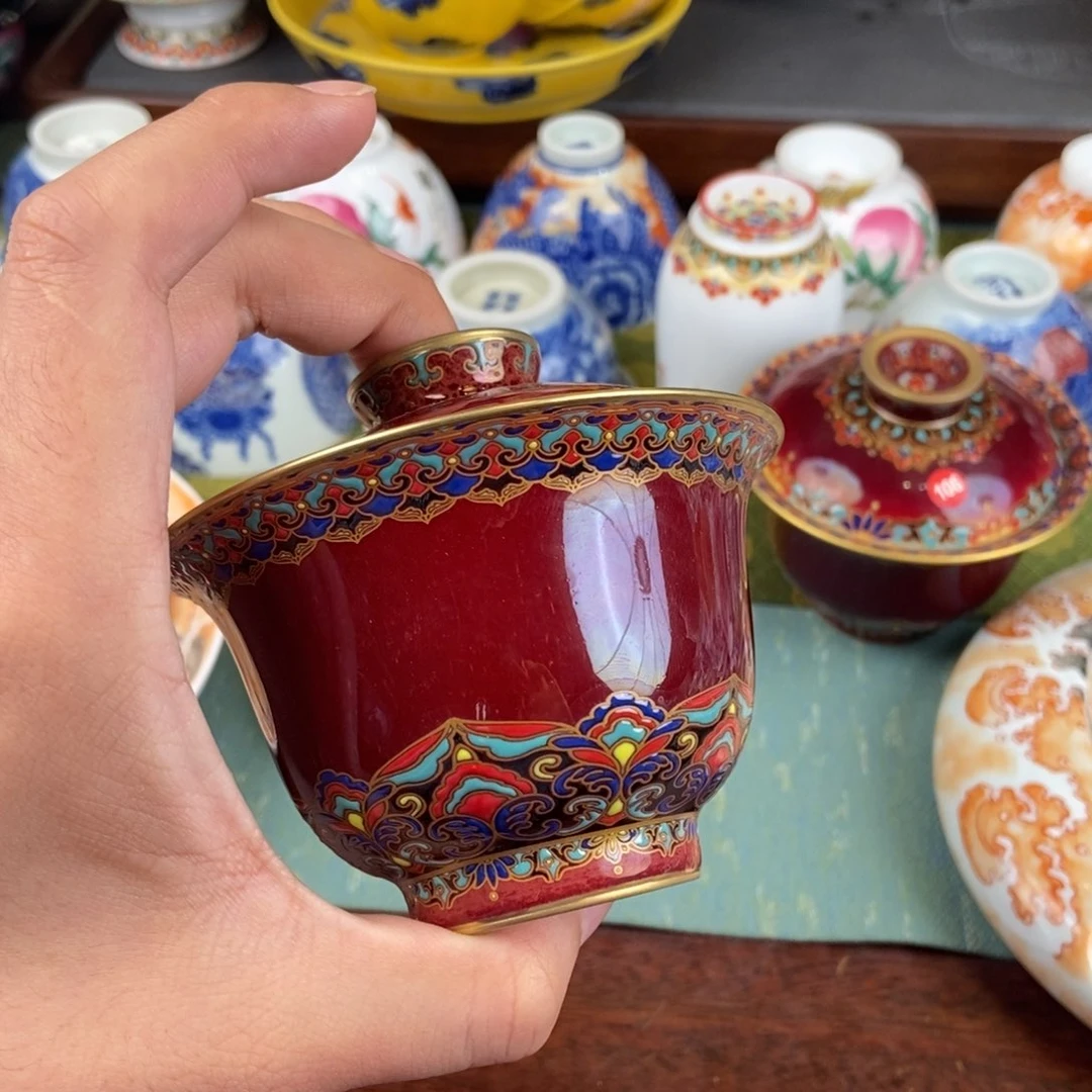 陶瓷的设计师是一个